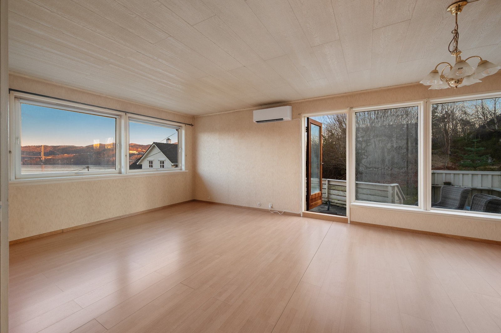 Herfra har du også tilgang til en herlig terrasse. Galleribilde