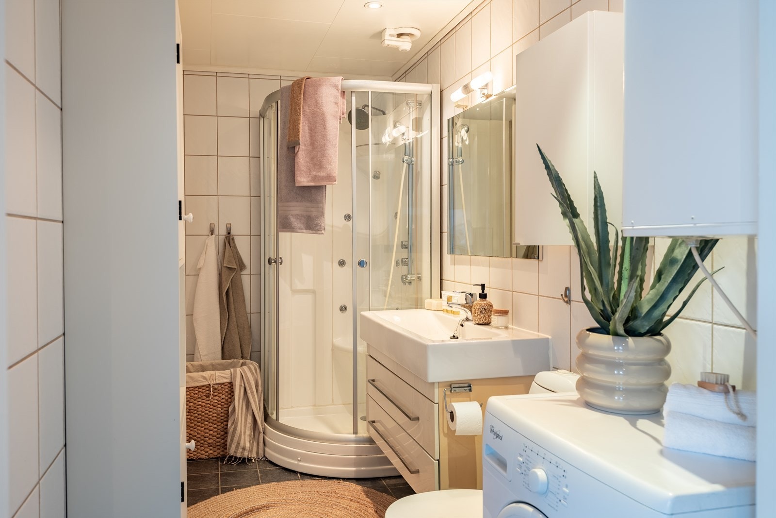 Tidløst baderom på 5,2 m². Galleribilde