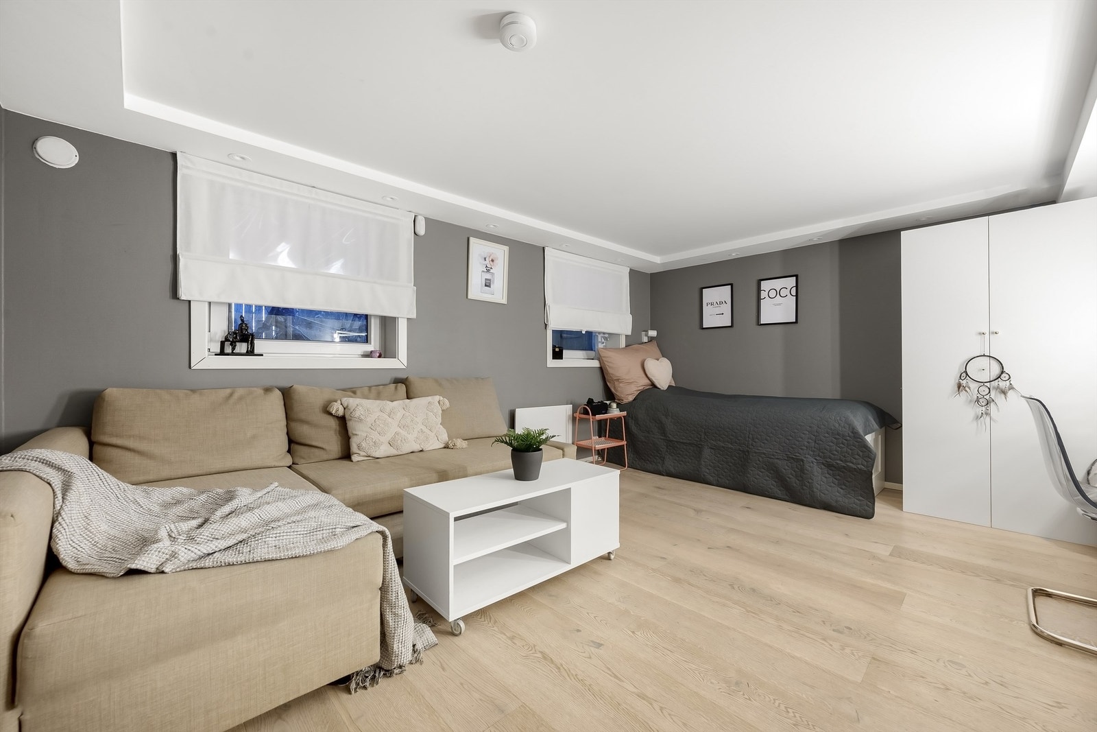 Praktisk kjellerstue med både gulvvarme og downlights. Galleribilde