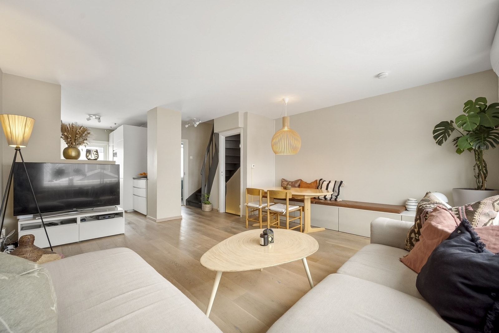 Rommet har flere gode møbleringsmuligheter. Galleribilde