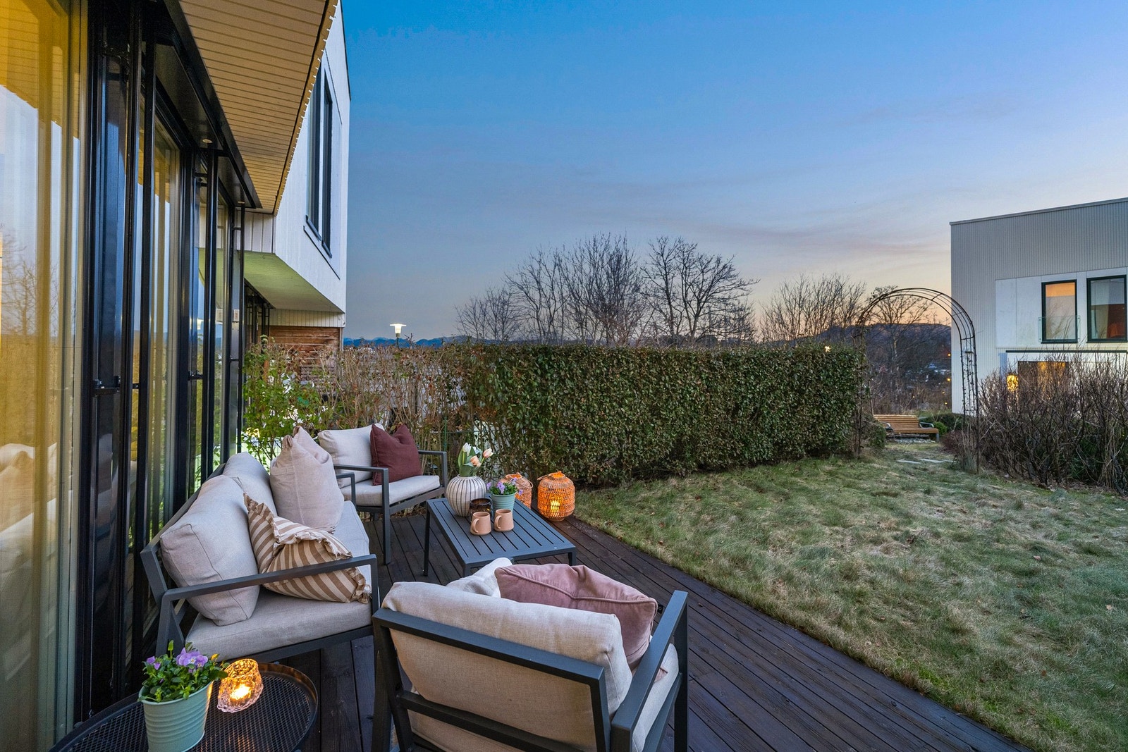 Det er kveldssol til ca. kl 19. Galleribilde