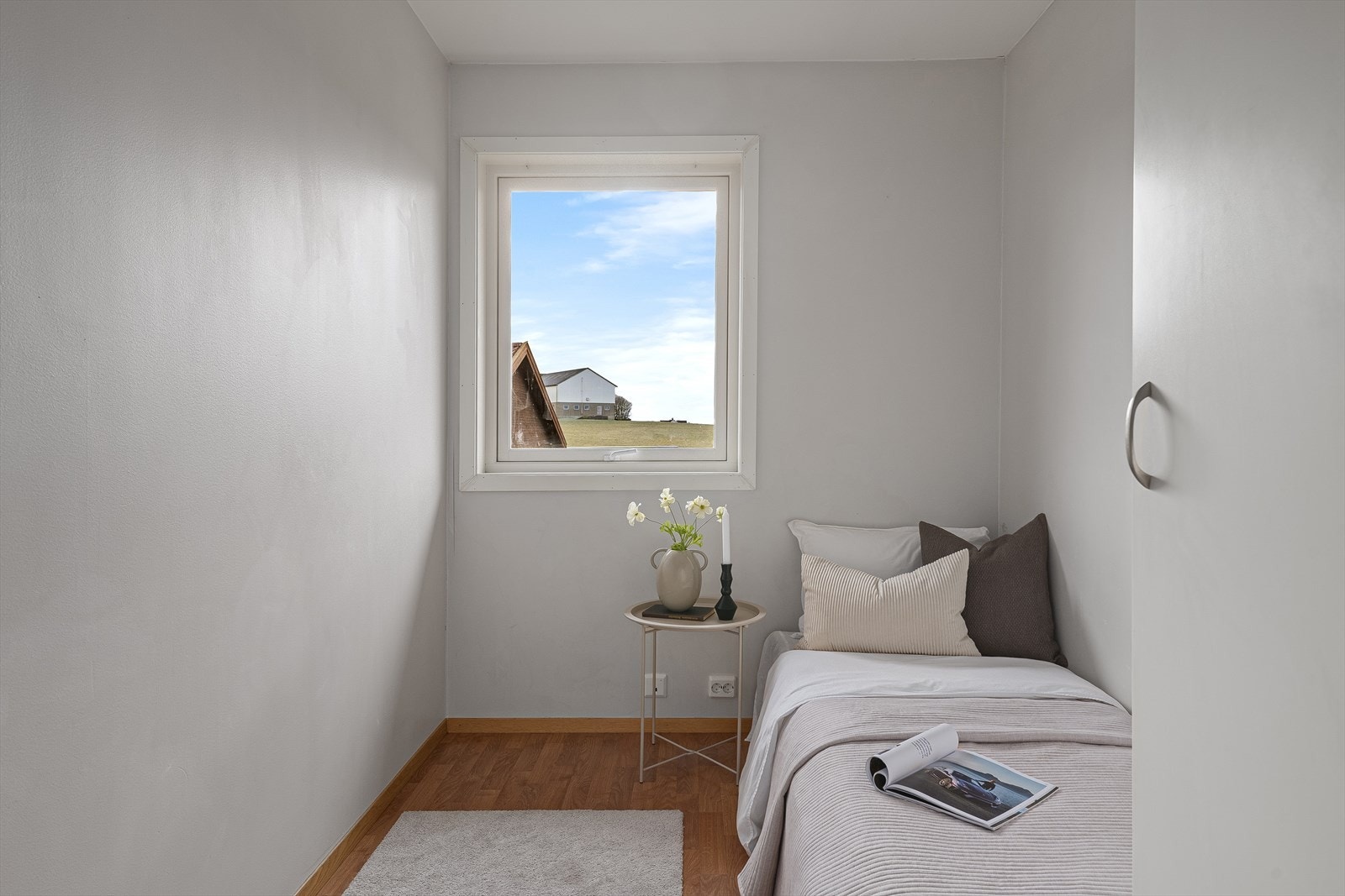 også på dette soverommet er det medfølgende garderobeskap. Galleribilde