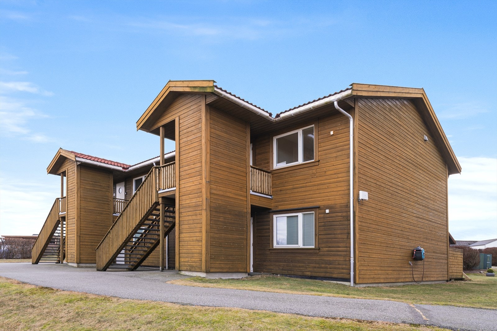 Leiligheten ligger i andre etasje i en firemannsbolig. Galleribilde