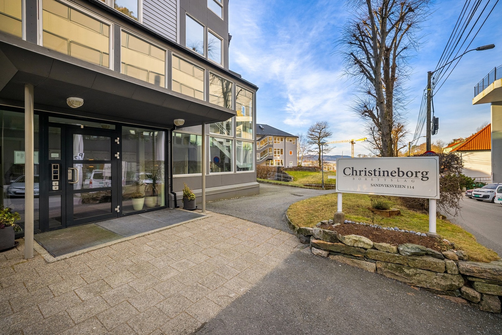 Hovedinngang Sandviksveien 114 Galleribilde