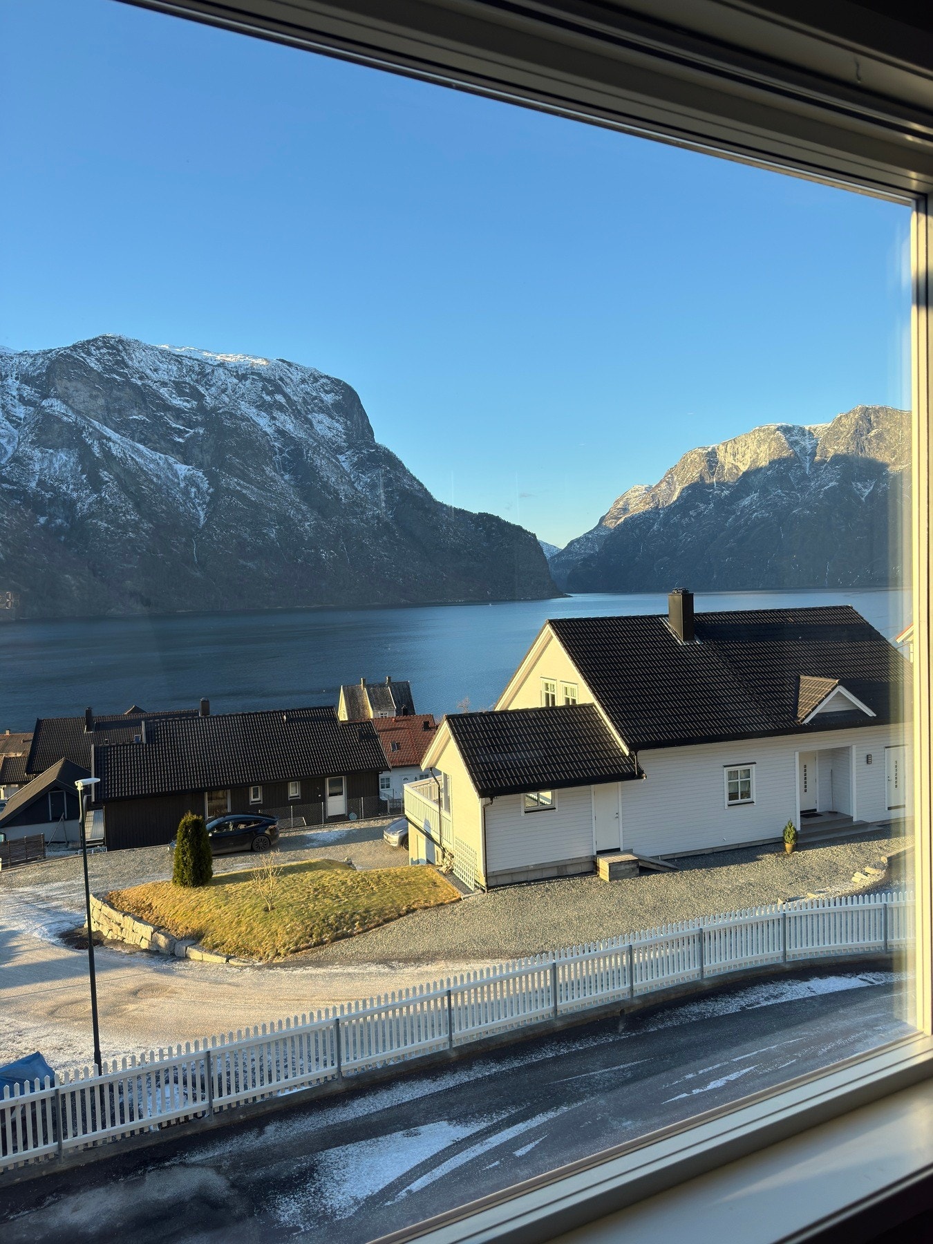 Nydelig utsikt fra stuevinduet Galleribilde