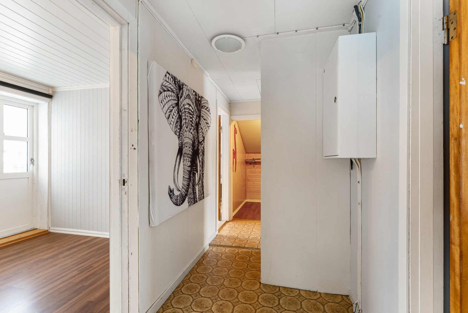 Fra gangen finner vi også en praktisk bod. Galleribilde