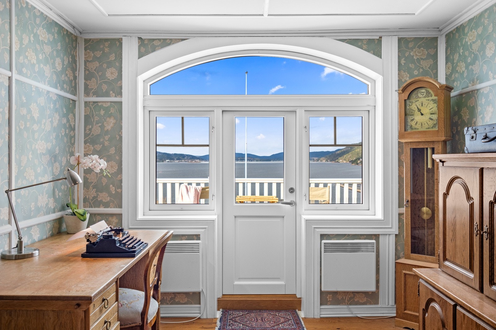 Videre adkomst til nordvendt balkong på 16 kvm med vidstrakt utsikt! Galleribilde