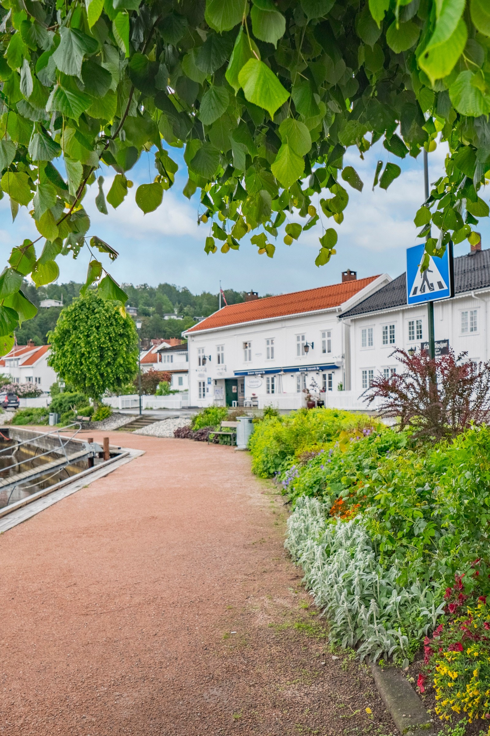 Holmsbu sentrum. Galleribilde