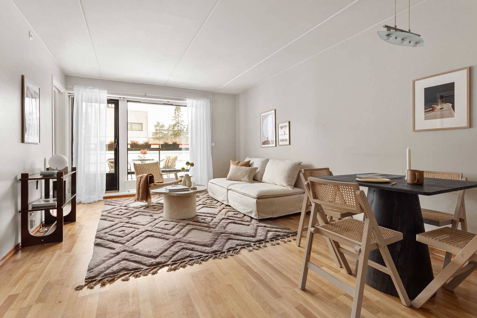 Simen Grevskott v/Krogsveen Hasle har gleden av å presentere Romsåsveien 10 Galleribilde