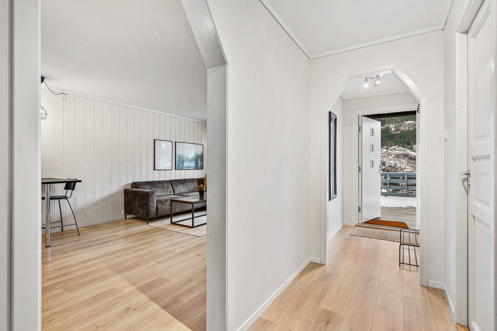 - Leiligheten har et BRA-i på 68m² fordelt over en praktisk og arealeffektiv planløsning - Galleribilde