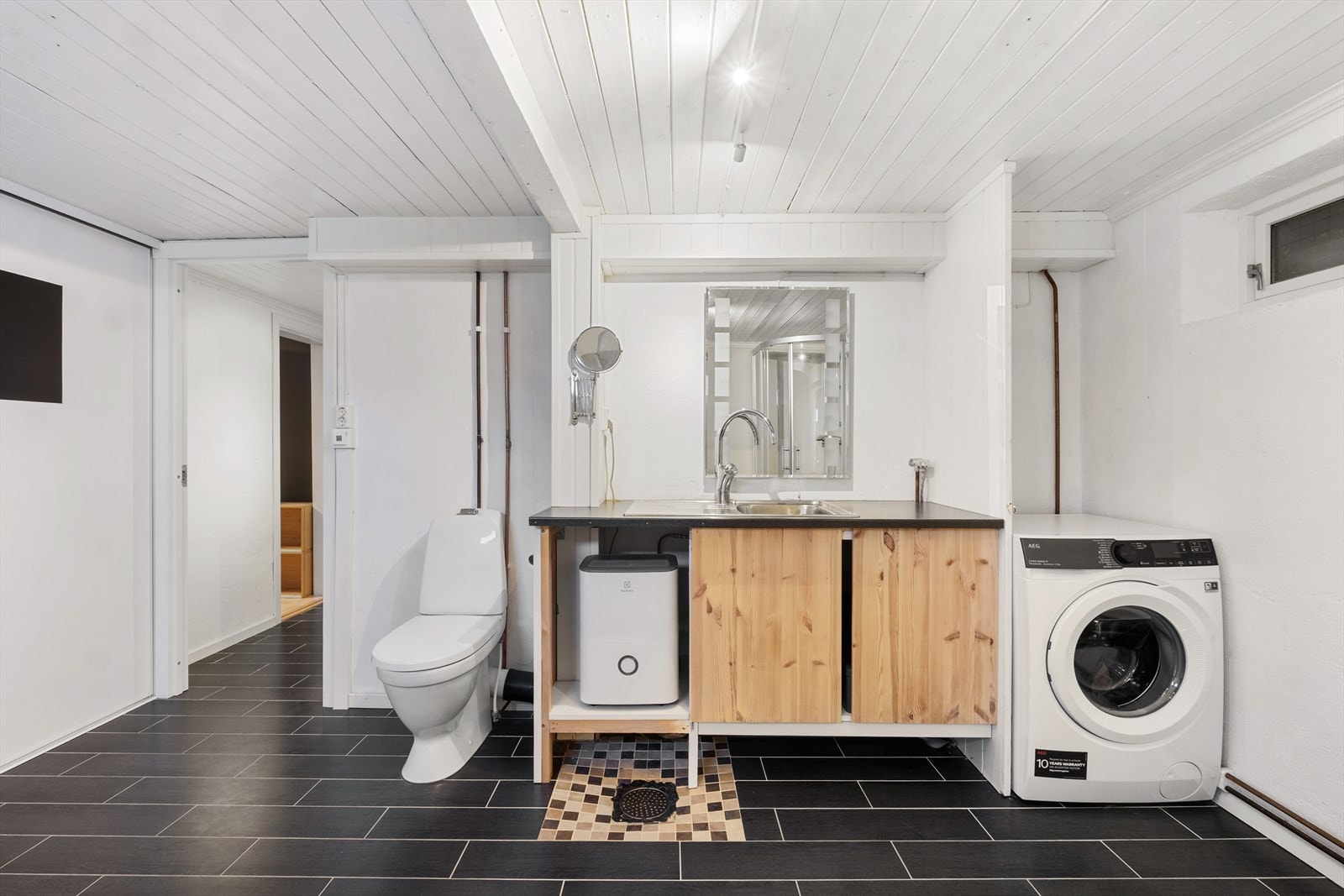 Rom i kjelleren. Galleribilde