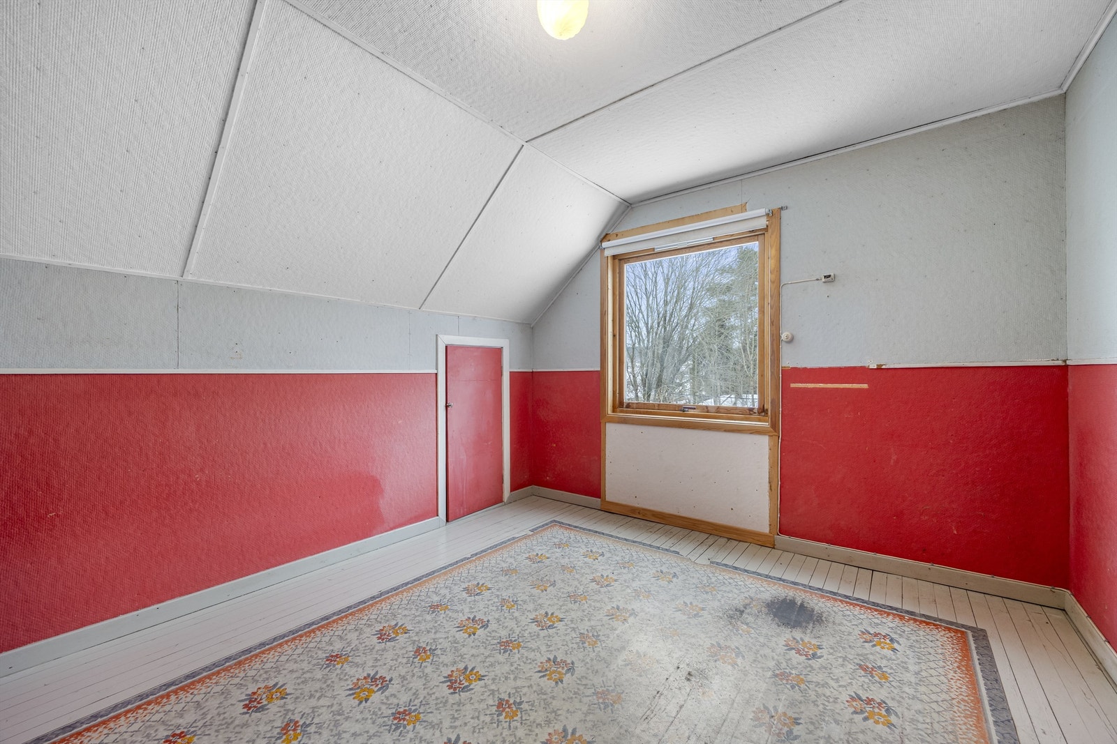 Soverom. Ved vinduet var det tidligere balkong. Galleribilde