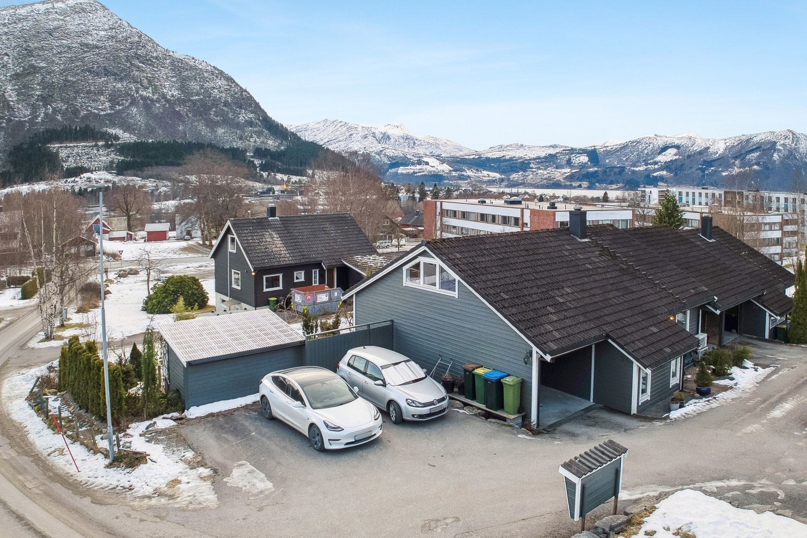 Du har også felles biloppstillingsplass for realsameiet. Galleribilde