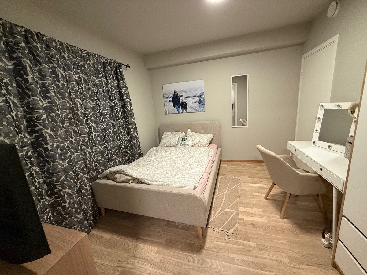 Soverom 1 møblert Galleribilde