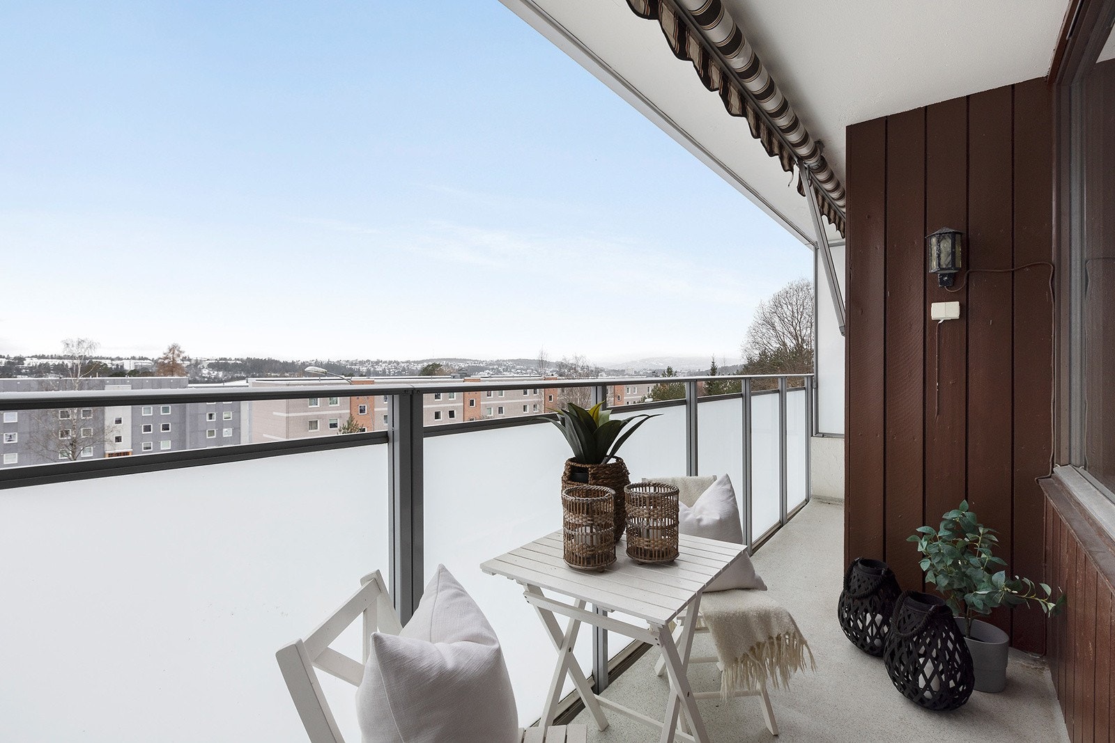 Fra stuen har du adkomst til en vestvendt og solrik balkong på 9kvm. Galleribilde