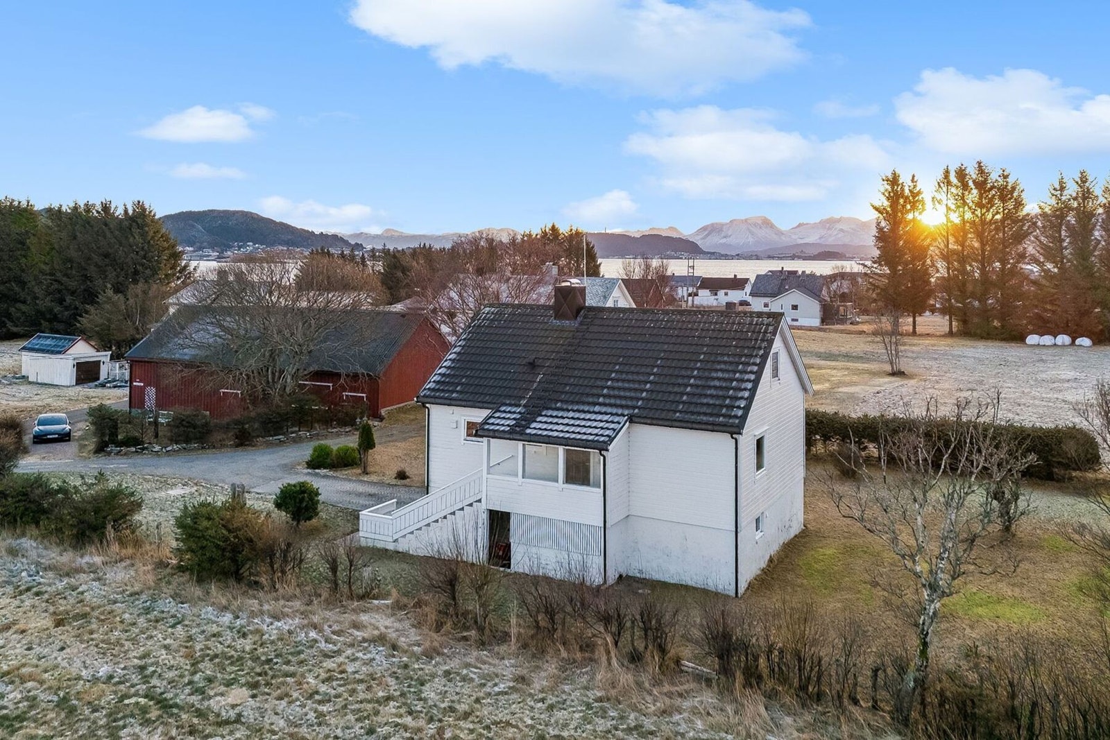 Tomten har et areal på ca. 911 kvm. Galleribilde