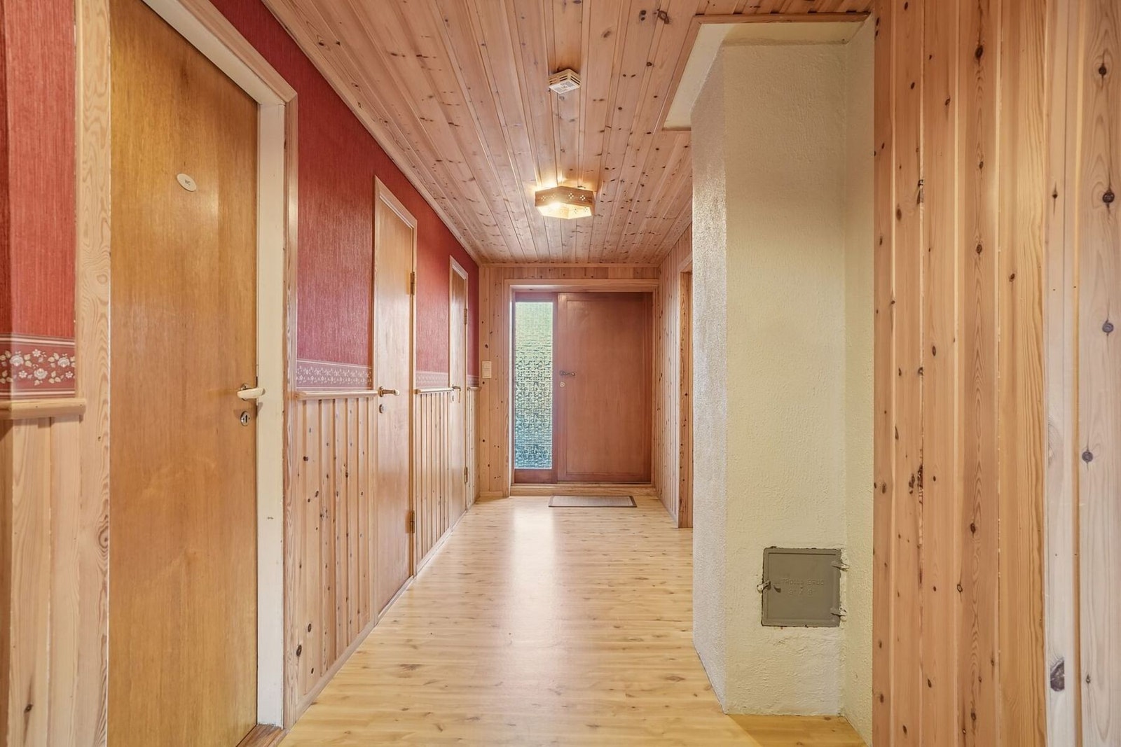 Entré i kjeller. Galleribilde