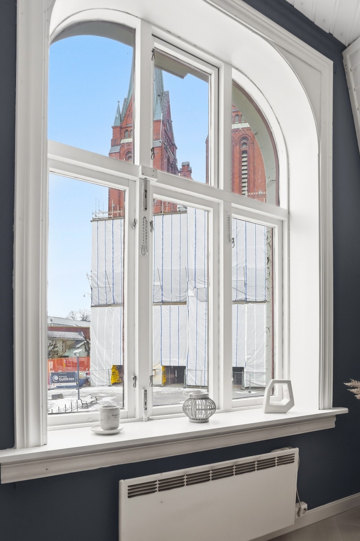 Vindu i stue har godkjent rømningsvei. Galleribilde