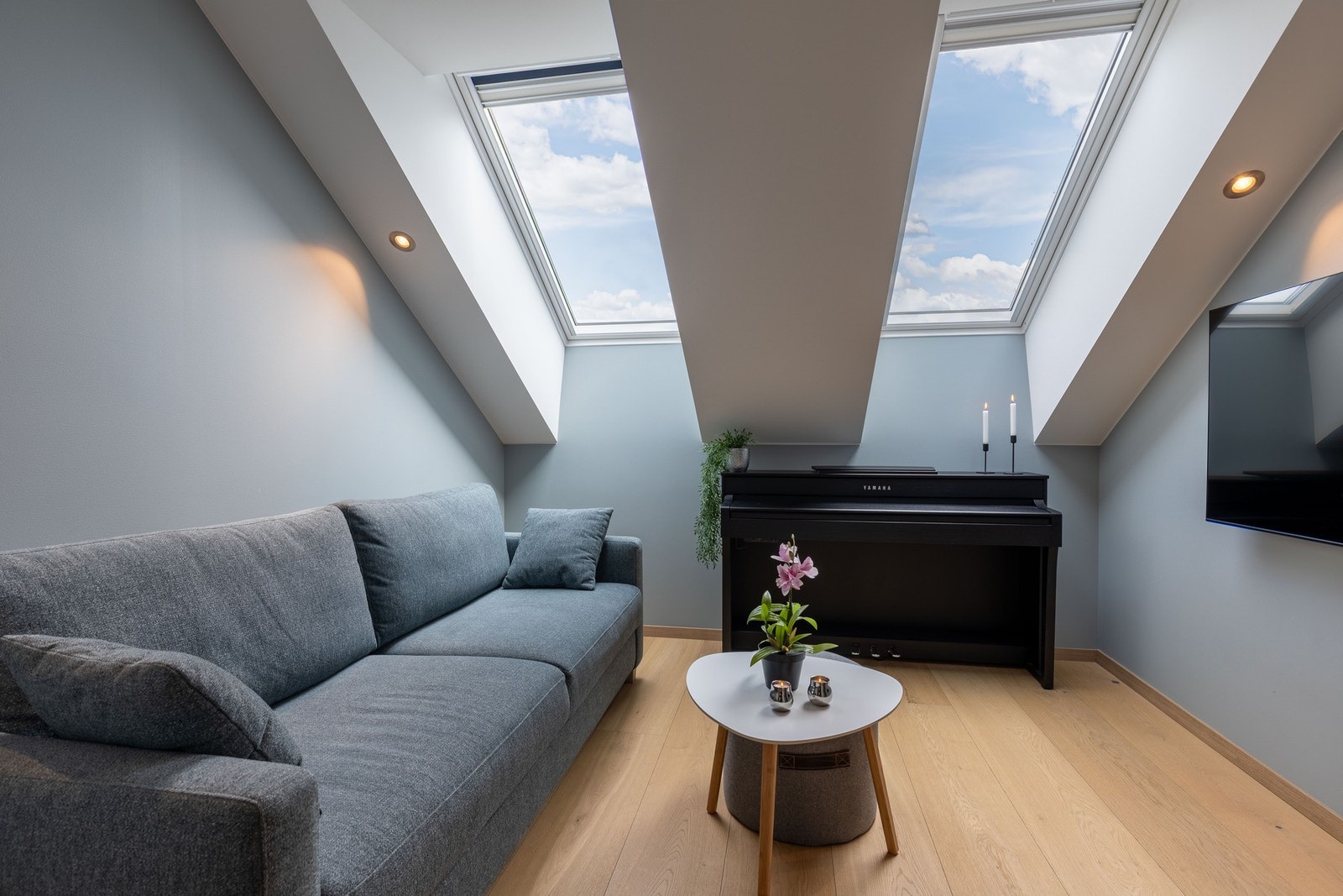 Perfekt som TV-stue, musikkrom eller gjesteavdeling i boligens øverste etasje Galleribilde