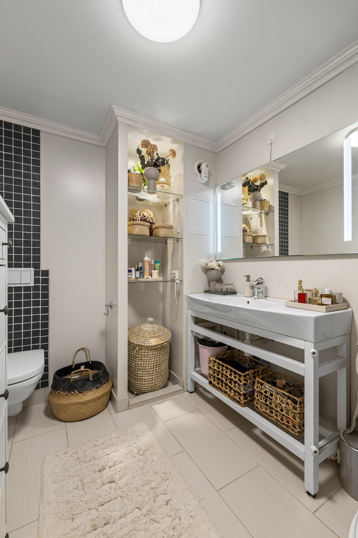 Badet i utleiedelen er oppført i 2018 og fremstår moderne og pent. Galleribilde