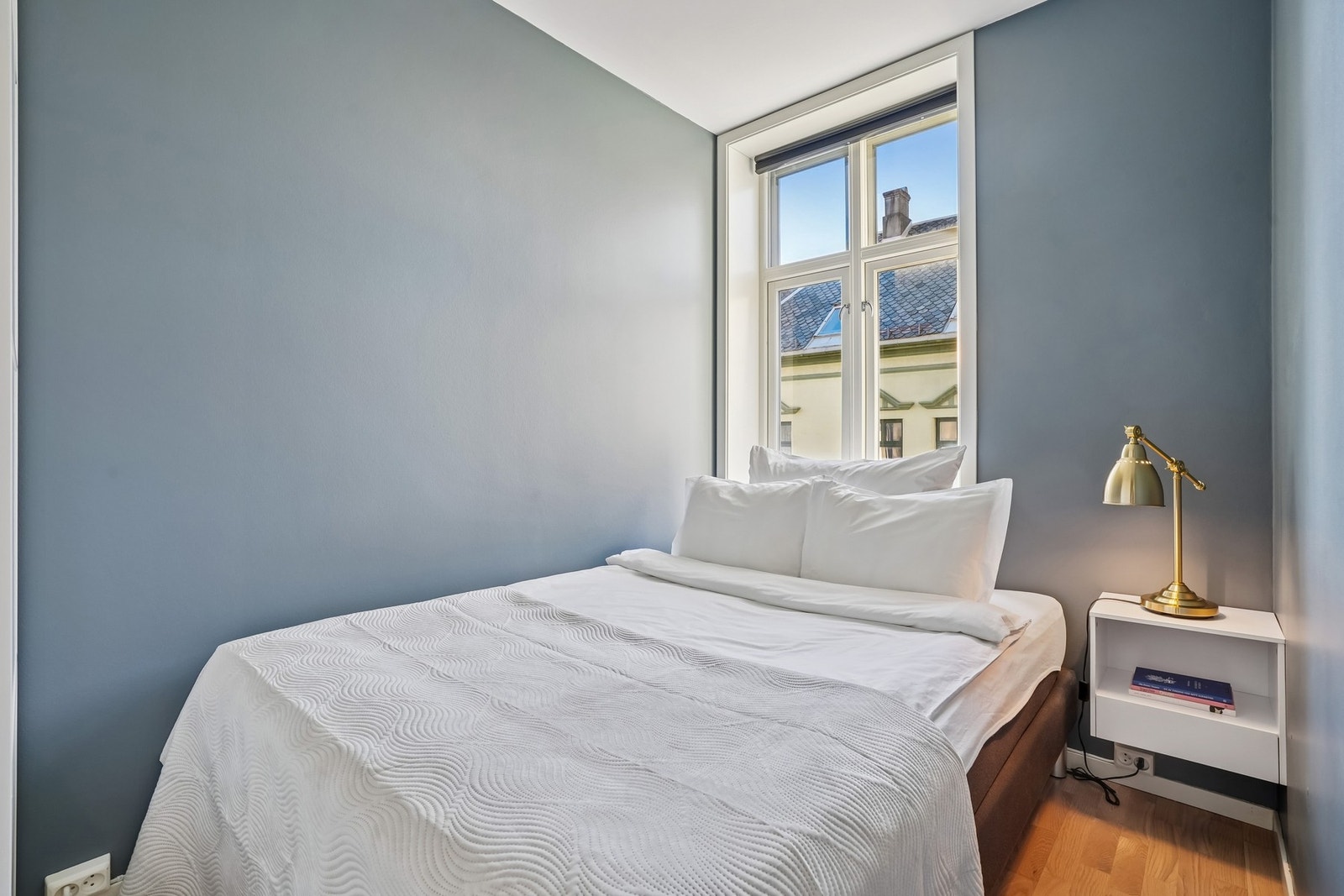 Soverommet er malt i en beroligende og delikat farge. Galleribilde