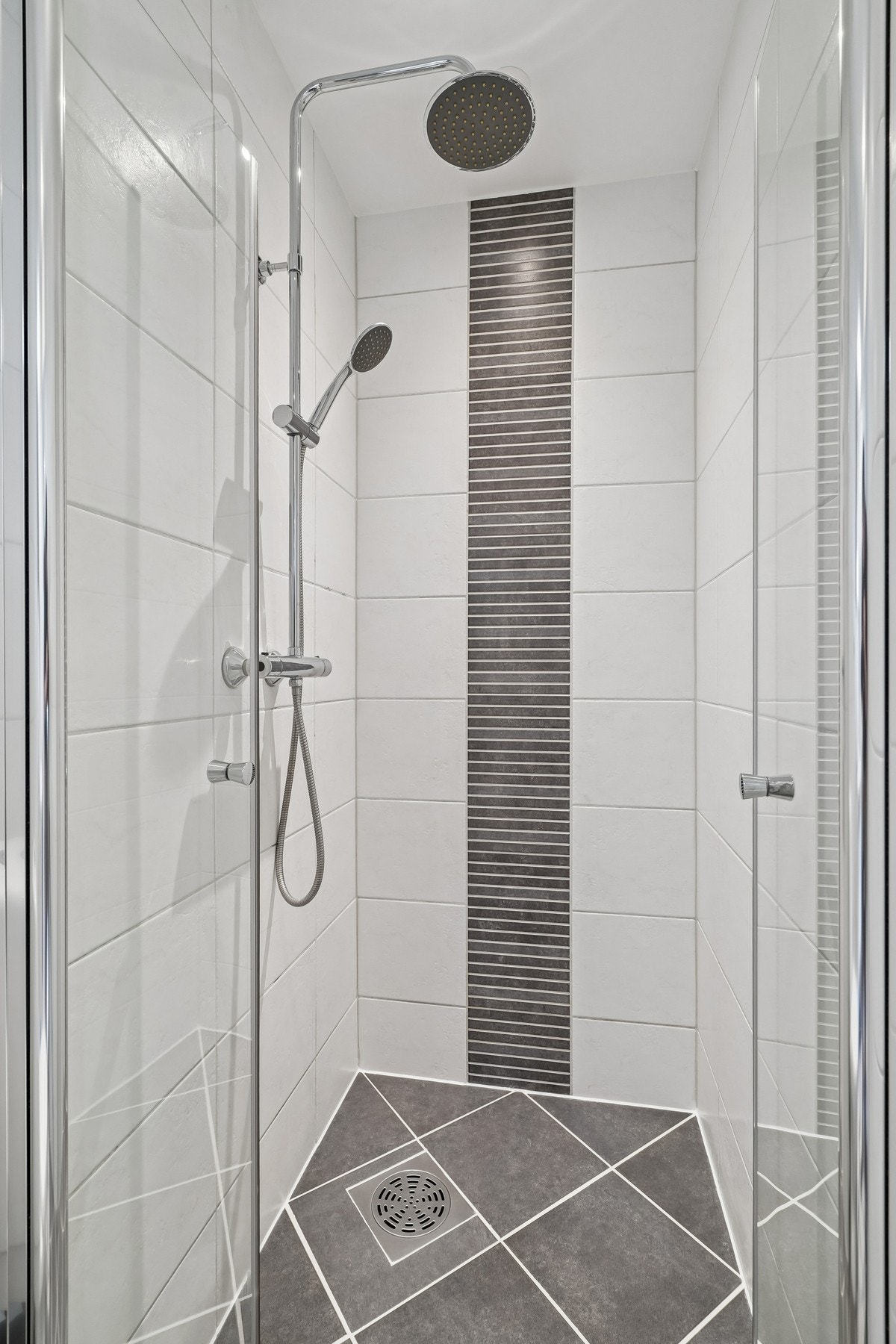 I 2019 ble byttet dusjgarnityr og dusjvegger og nytt toalett. Galleribilde