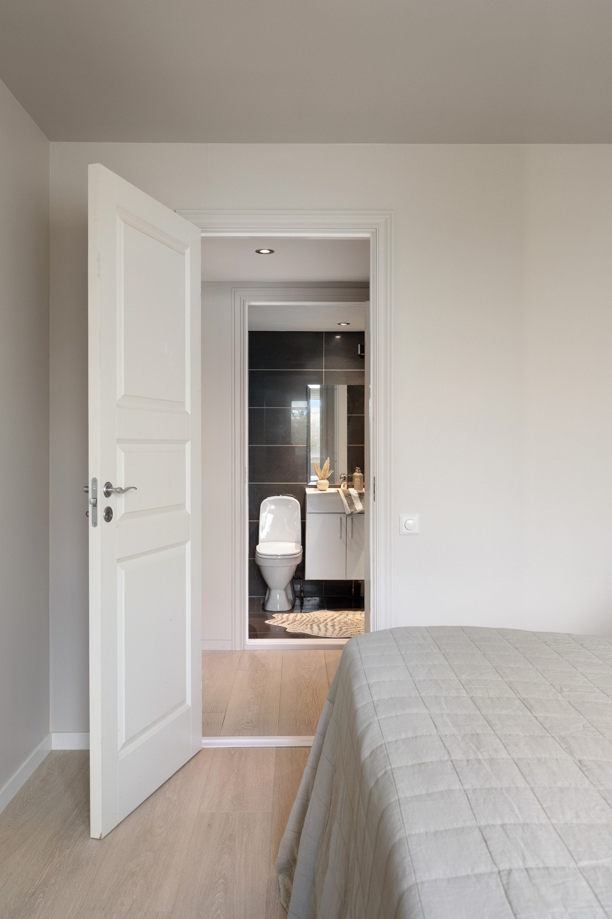 Soverommet har nytt gulv fra 2026. Galleribilde