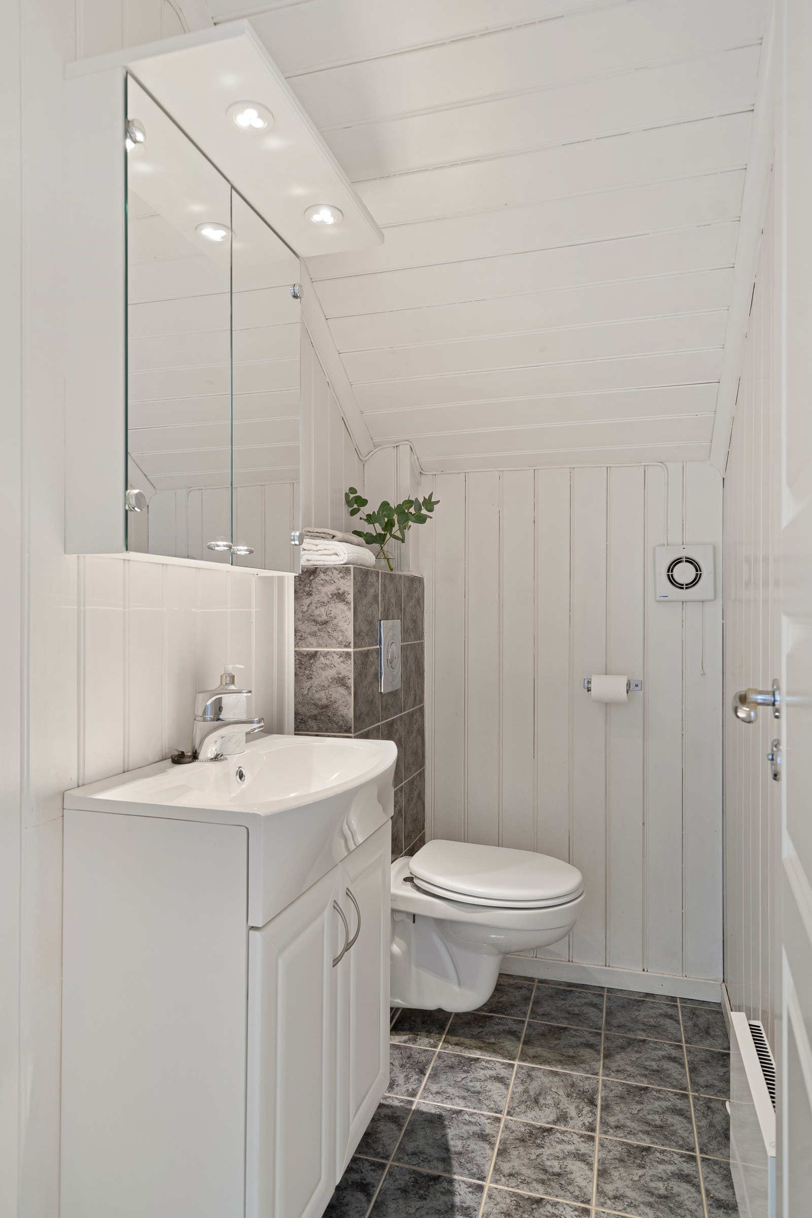 Eget toalettrom i andre etasje Galleribilde