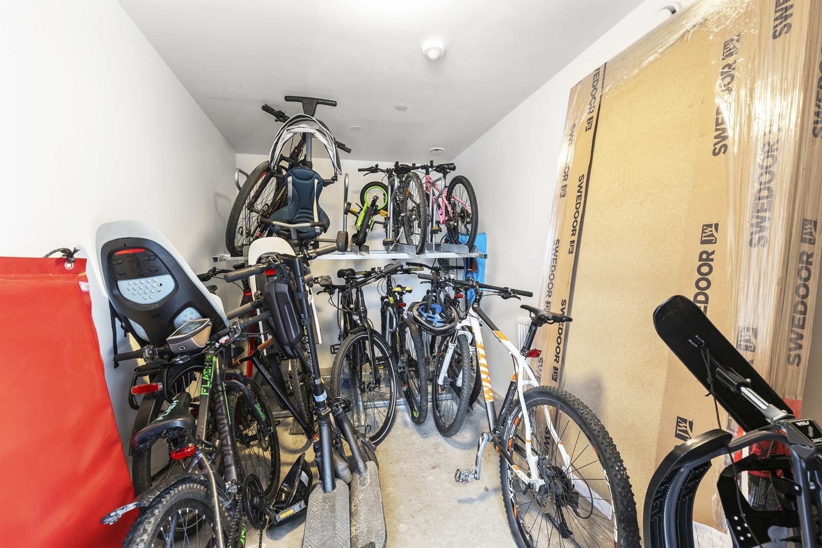 Bygget har felles sykkelbod for trygg og praktisk oppbevaring. Galleribilde