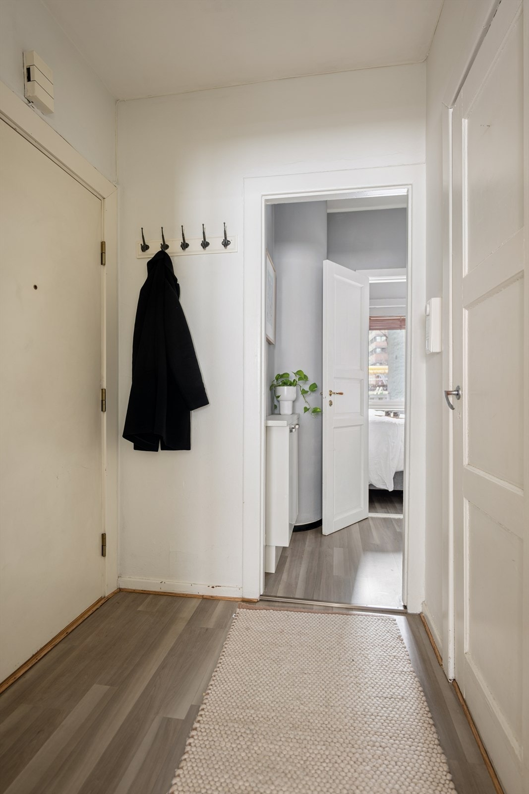 Gangen tar deg videre til kjøkken og soverom. Galleribilde