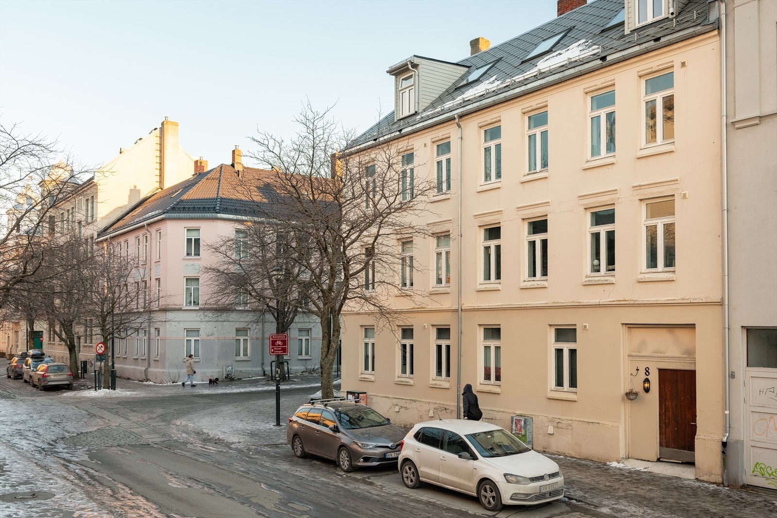 Miljøpakken bygger om Innherredsveien til miljøgate mellom rundkjøringa ved Solsiden og Saxenborg allé. Miljøgata blir en effektiv kollektivåre godt tilrettelagt også for gående og syklende, gateliv og handelsvirksomhet. Galleribilde