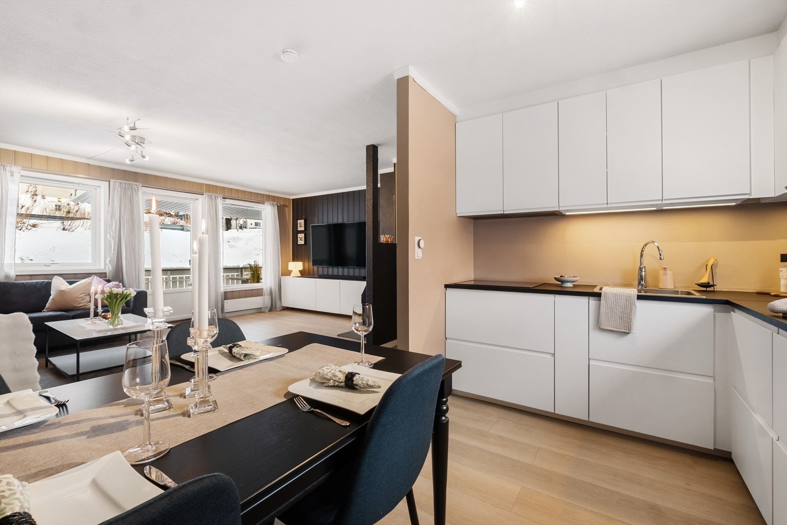 Tidsriktig og flott kjøkken fra 2019. Galleribilde