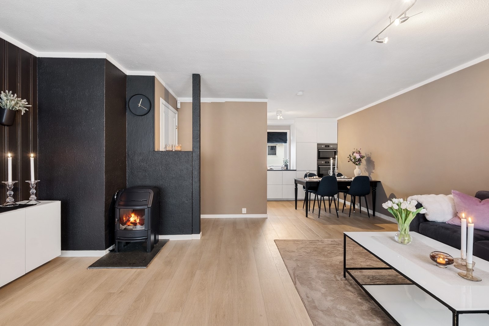 Vedfyring til de kaldere dagene, eller for hygge! Galleribilde