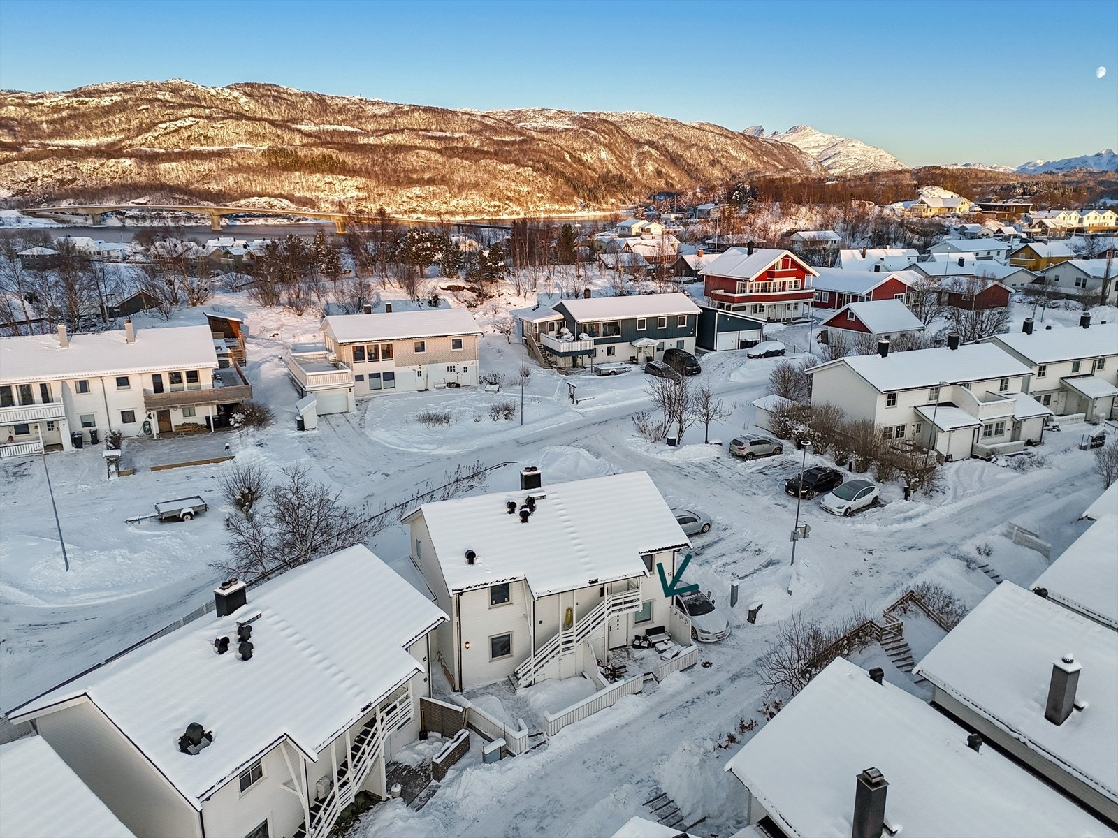 Leiligheten ligger i et barnevennlig og rolig boligområde. Galleribilde