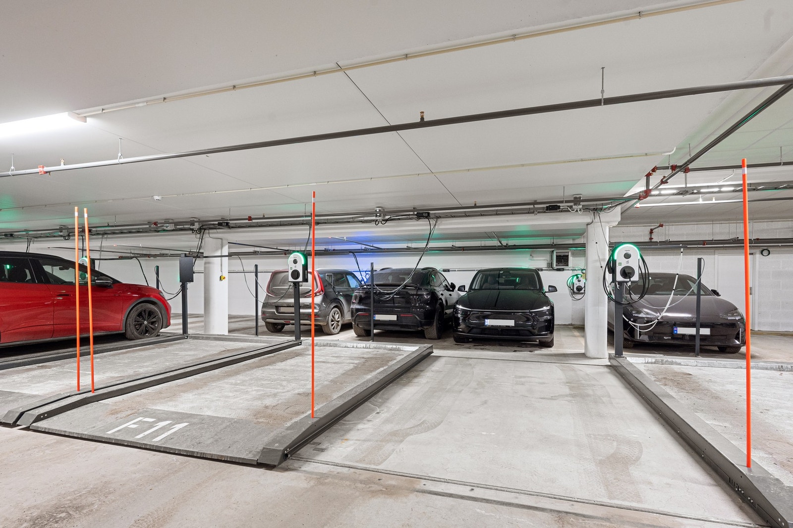 Det medfølger garasjeplass, med direkte heisadkomst til etasjen Galleribilde