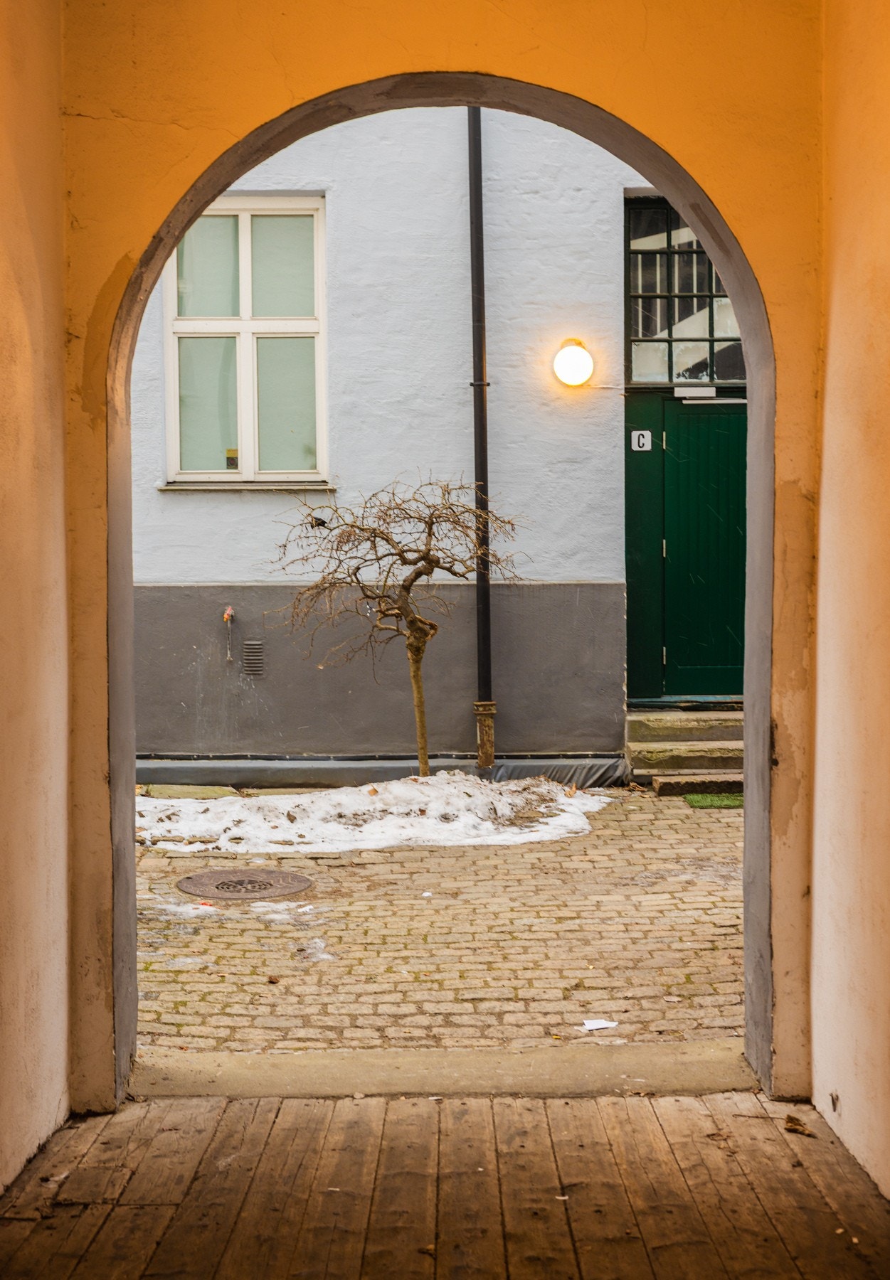 Flotte buer inn til lukket gårdsrom. Galleribilde