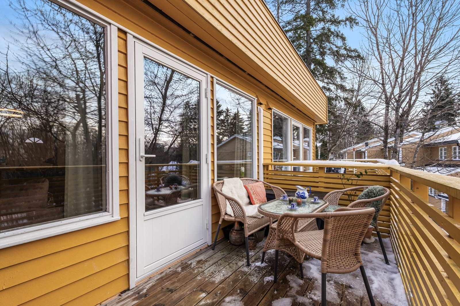 God plass til utemøblement og grill. Galleribilde