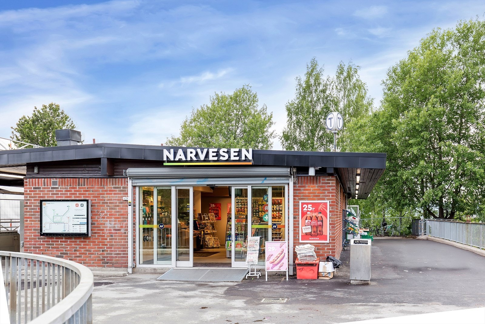 Fra huset til Haugerud t-bane er det ca. 5 minutters gange. Galleribilde