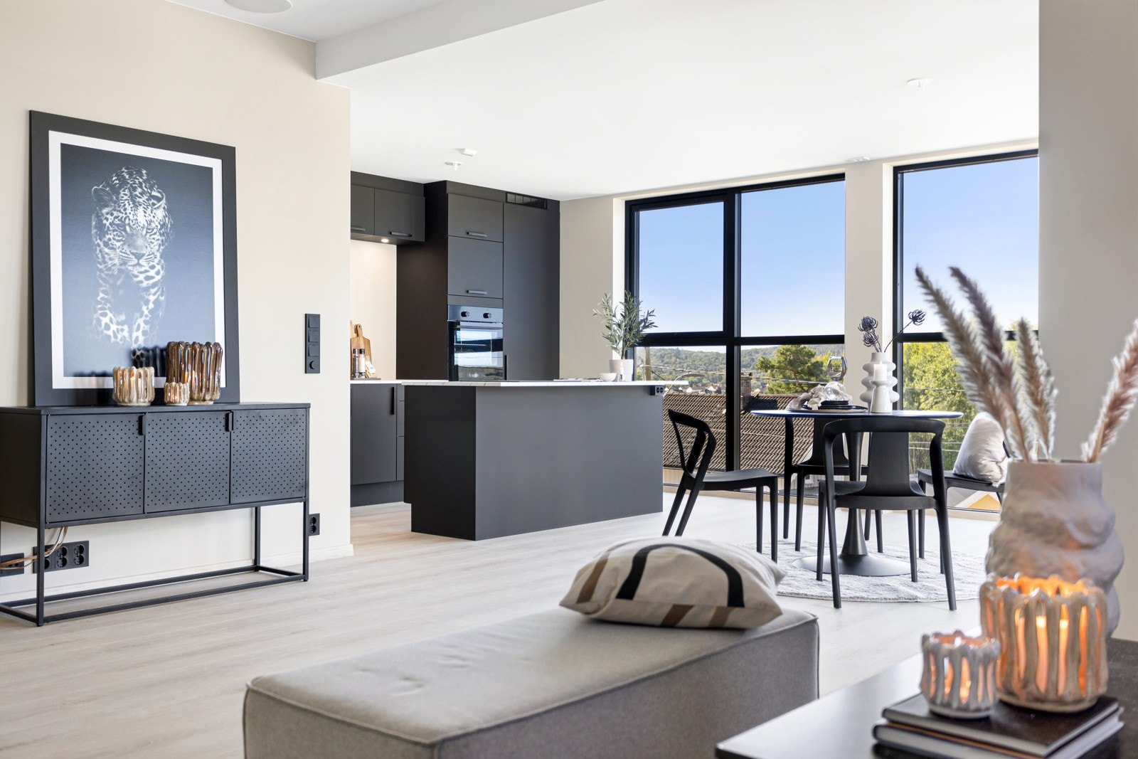 Boligen er bygget med unike kvaliteter. Galleribilde