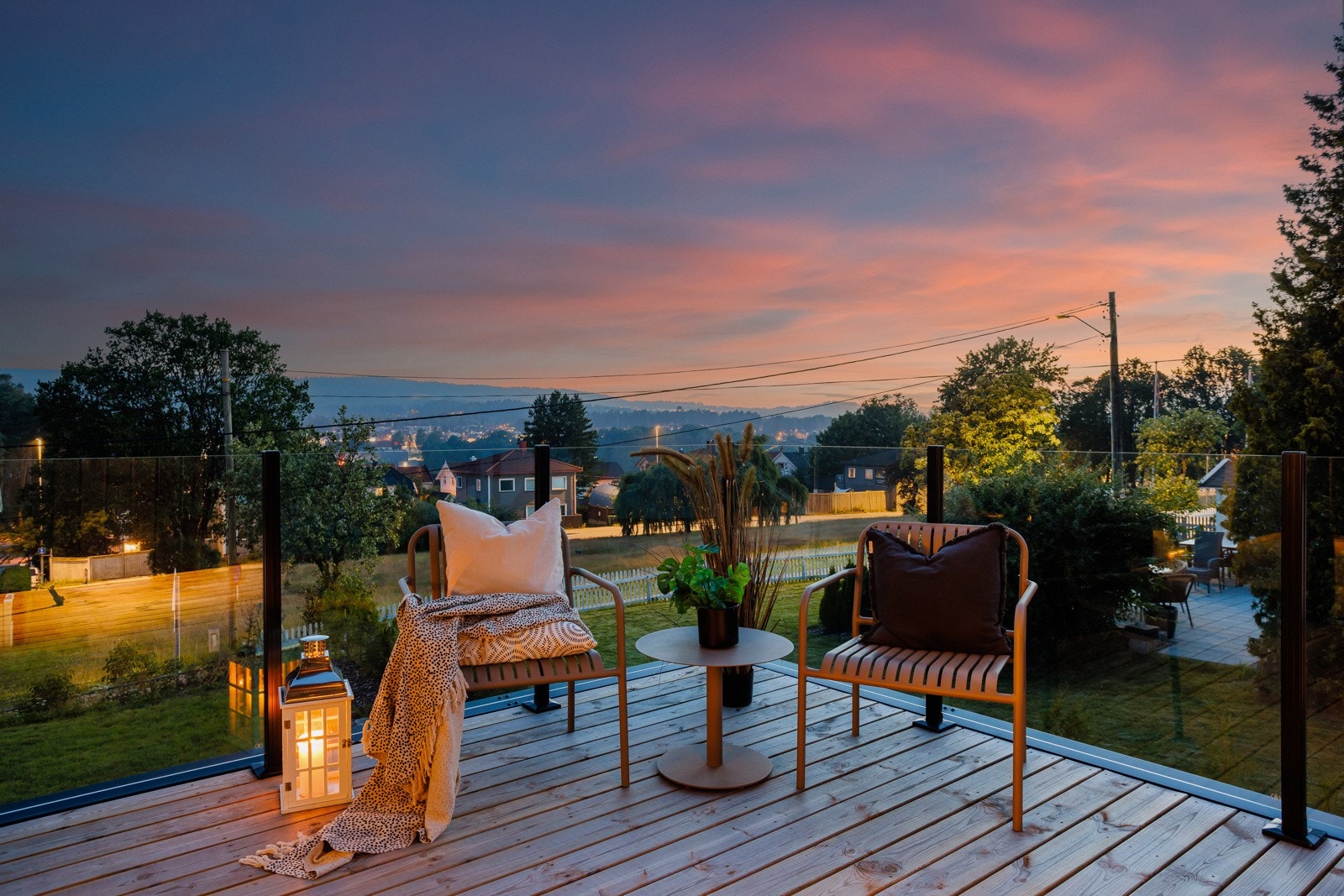 En nyere, strøken, enebolig av meget god størrelse! Galleribilde