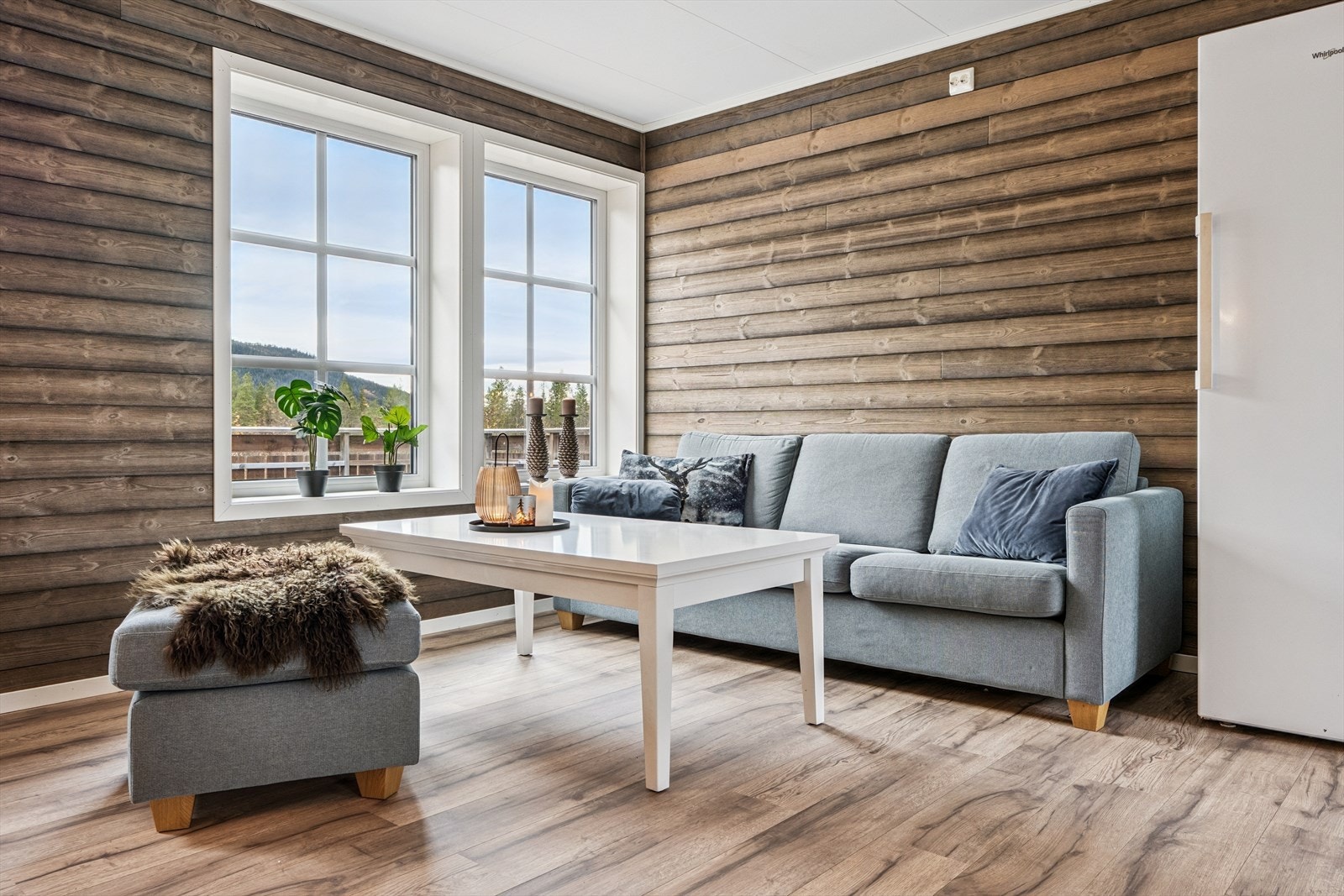 Åpen stue-/kjøkkenløsning på ca. 27 kvm. Galleribilde