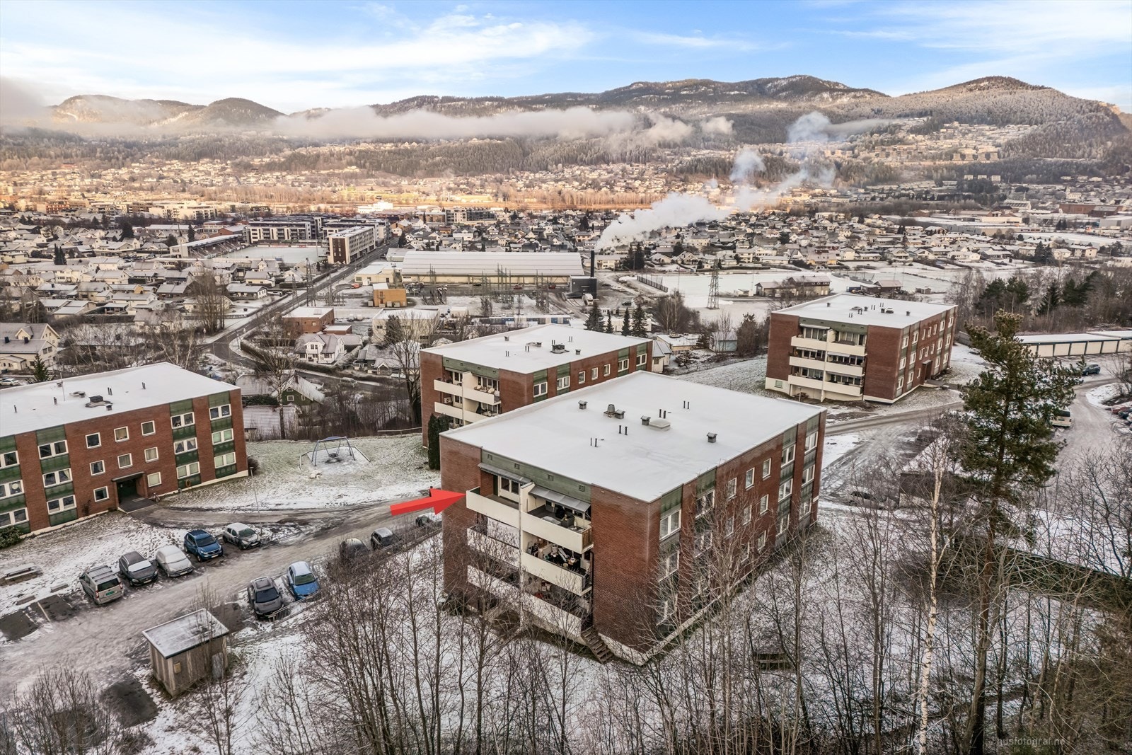 NBBO Eiendomsmegling v./ Thora Elise Dahl ønsker velkommen til visning i Åkerbråtan 2!
Leiligheten har fin beliggenhet med utsikt Galleribilde