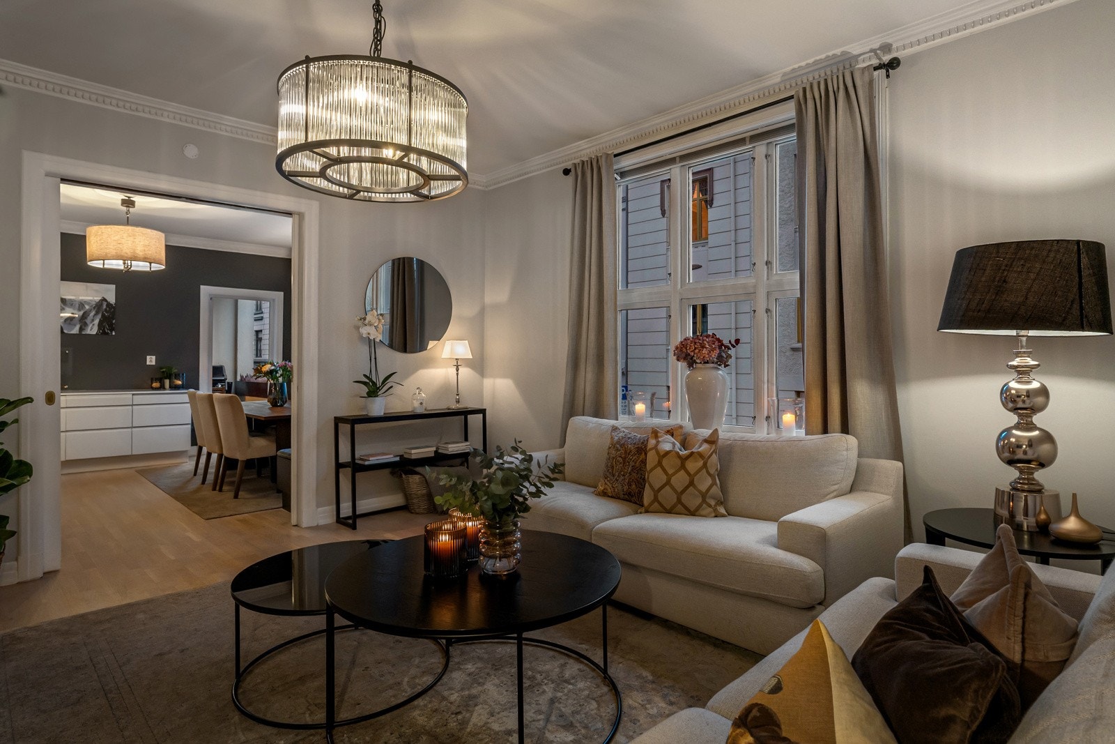 Stemningsbilde på kveldstid. Galleribilde