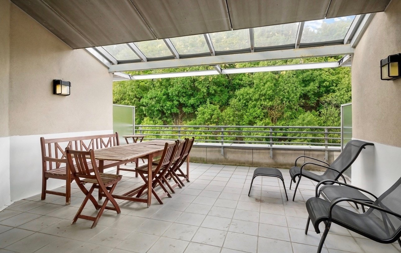 Det er felles takterrasse som beboerne kan benytte seg av. Galleribilde