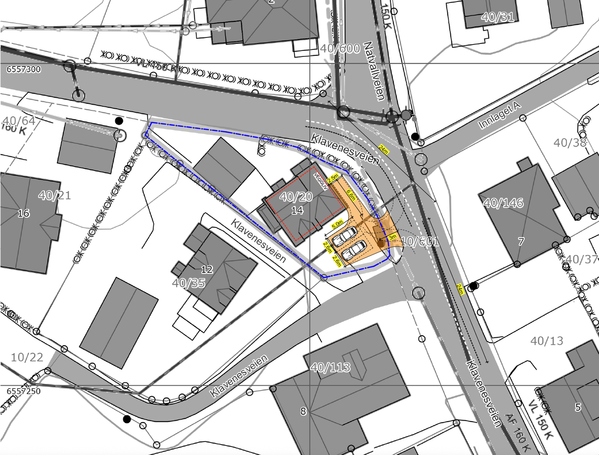 Avkjørsel er omsøkt, og vil bli endret slik Situasjonskartet viser Galleribilde
