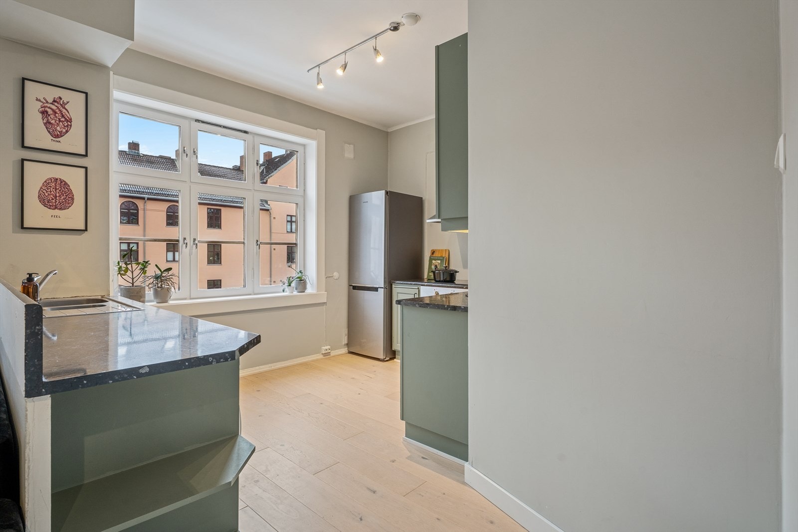 1-stavs parkett fra 2019 Galleribilde