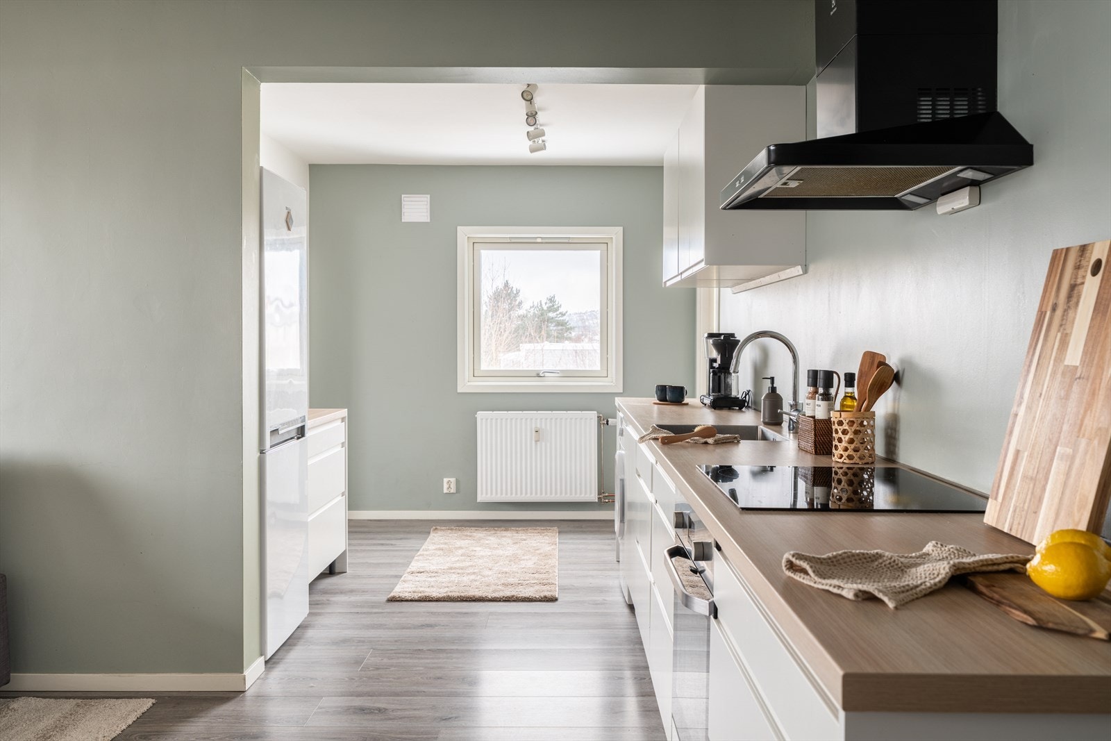 En innbydende hjørneleilighet med god standard og moderne fargevalg. Galleribilde