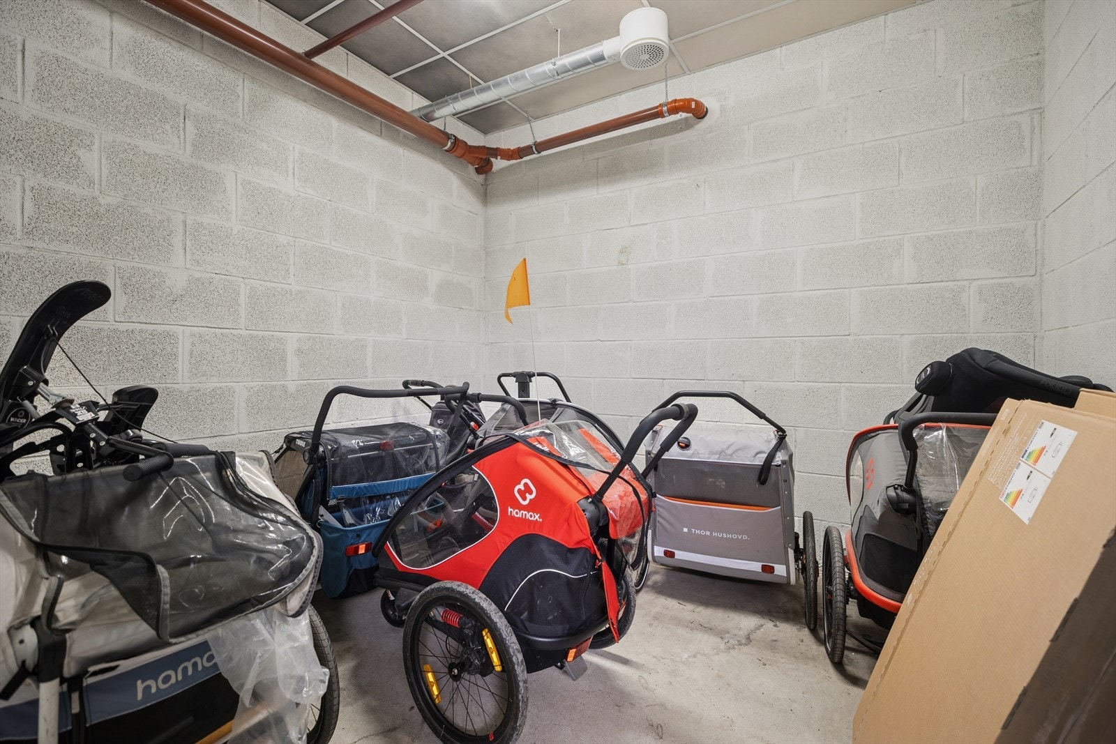 Barnevognsbod. Galleribilde