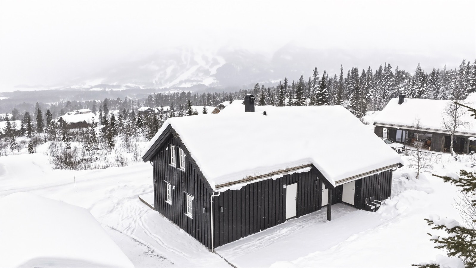 Eiendommen har en vestvendt plassering og har således utmerkede solforhold Galleribilde