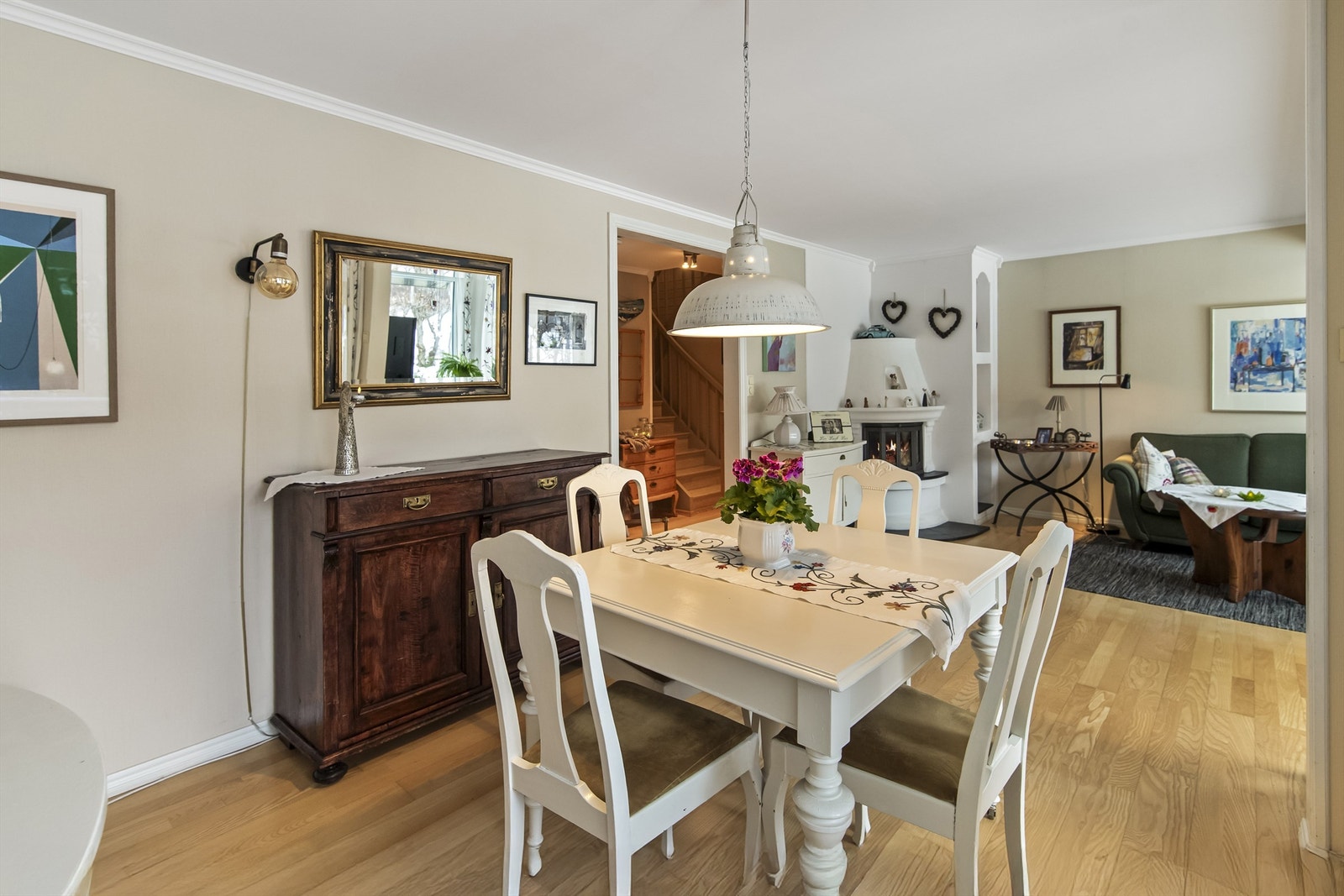 Peisovn med innsats i stuen Galleribilde